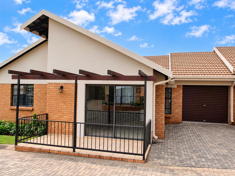 2 Bedroom Property for Sale in Langenhovenpark Free State